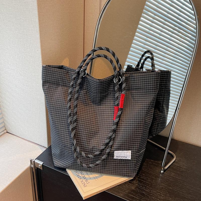 

Fashion underarm bag women s bag autumn new plaid bag capacity shoulder bag shopping bag bag чёрный