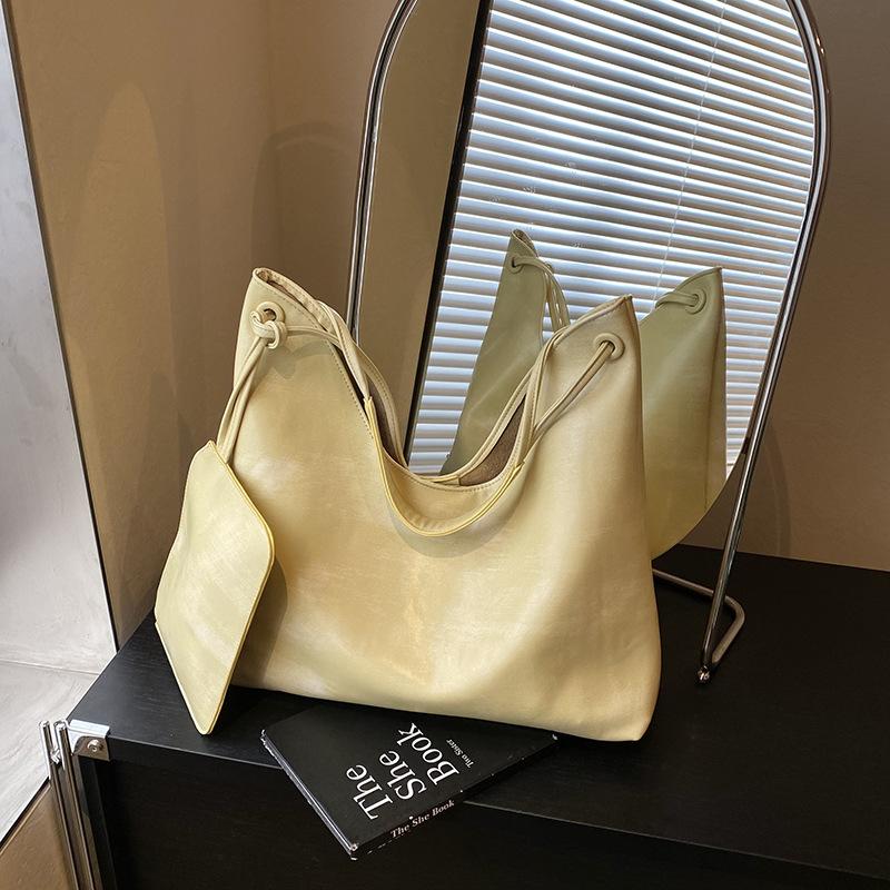 Simple and versatile bag women's large-capacity new summer casual shoulder underarm bag commuter tote bag