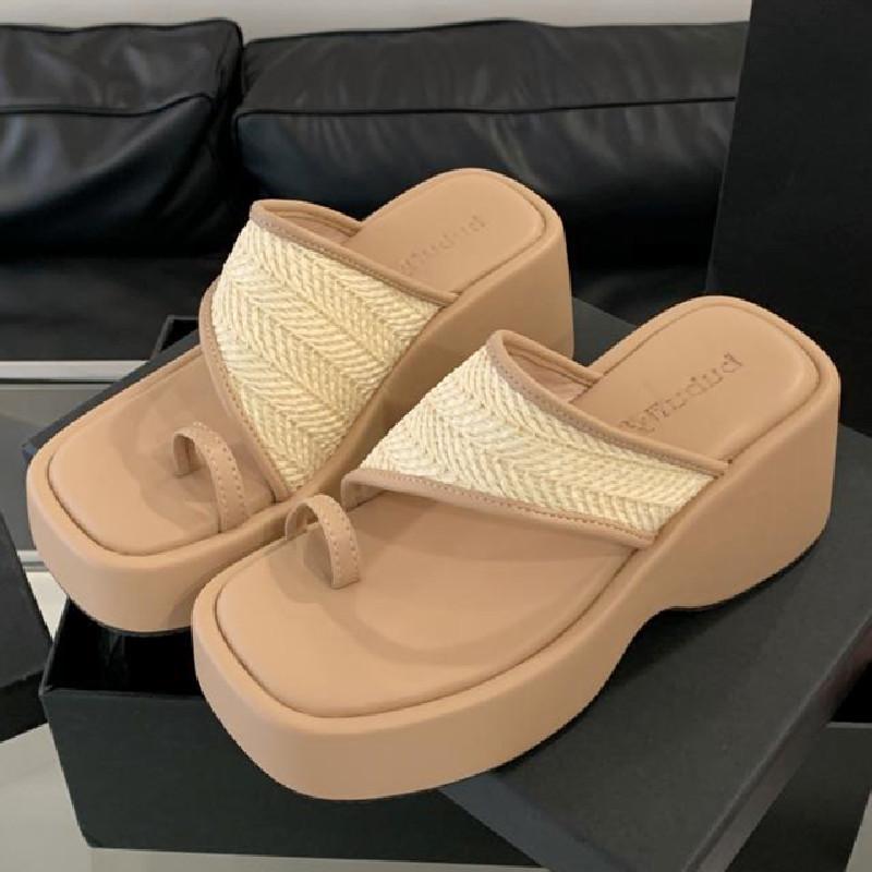 Fashion High quality woven clip toe platform sandals women Fashion Square Toe wedges Slide Sandal Simple comfortable non-slip beach shoe
