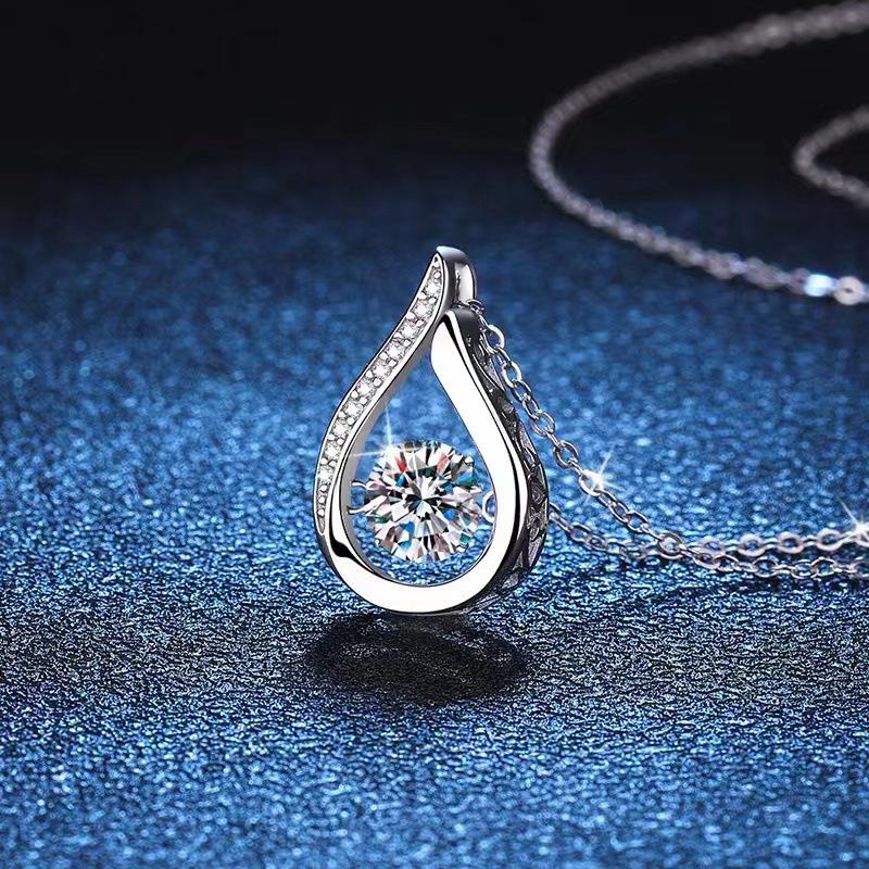 Elegant Water Drop Zircon Pendant Necklace with 1 Carat Korean Style Moissanite Diamond