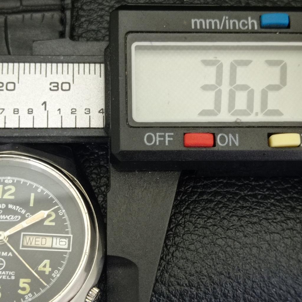 VINTAGE WEST END WATCH CO AUTOMATIC SWISS MENS BLACK COLOR DIAL WATCH a700150-5 R201-a700150