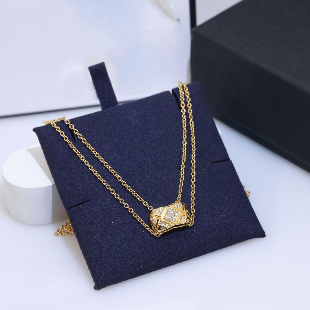 Necklace with diamond pattern and sub gold material, electroplated K gold circular single diamond design adjustable chain length, CNC process