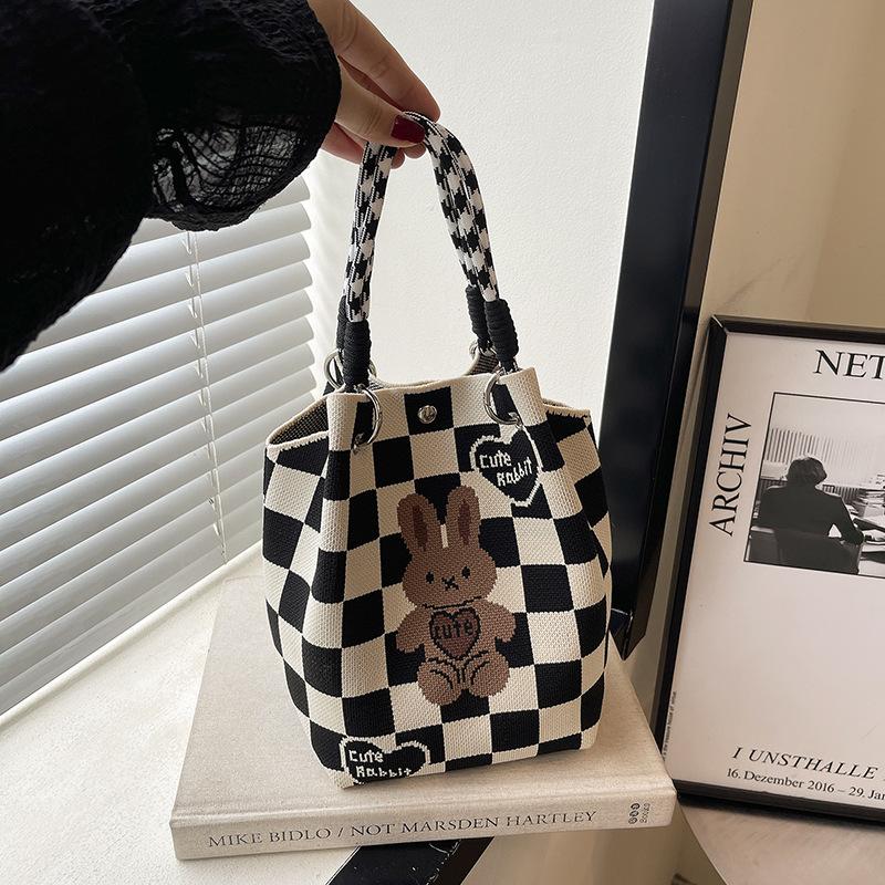 

Summer new niche knitted handbag women s large-capacity fashion handbag light luxury high-value bucket bag