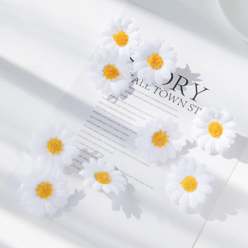 100Pcs Mini Silk Daisy Wedding Party Home Decorative Christmas Wreath Bridal Accessories Scrapbooking Artificial Flowers Cheaper