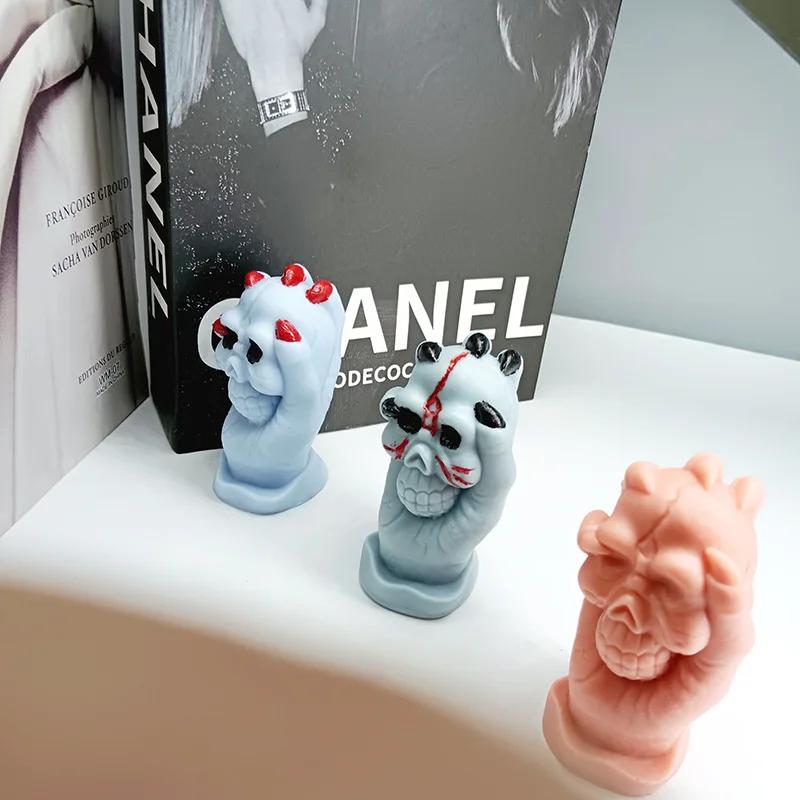3D Hand Grip Skull Silicone Mold Halloween Skull Candle Plaster Crafts Soap Resin Mold Home Decor Artwork Day of The Dead Gift