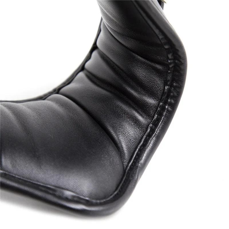 Erotický černý měkký houbičkový polstrovaný vnitřek kožený chastity postojový krční obojek pro choker bondage párový postroj sexuální produkty