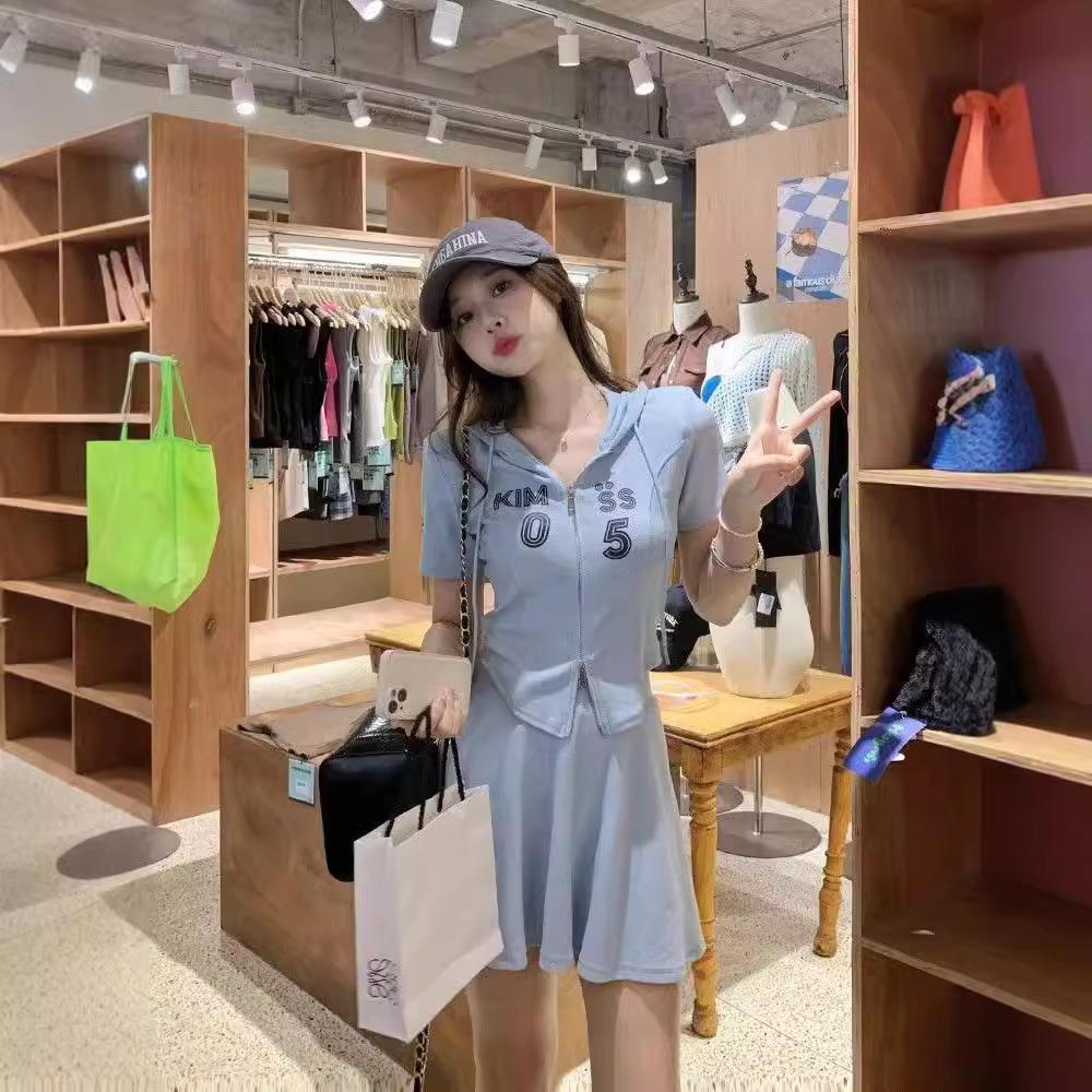 (Ice silk thread + skirt plus inner lining) Design sense niche gentle age reduction pure desire sweet and spicy style casual suit M светло-синий