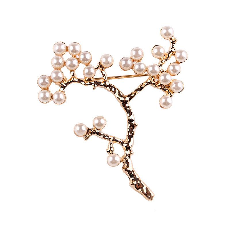 Vintage Pearl Plum Blossom Brooch Collar Style Popular Coat Female Corsage Flower Accessory Pin Long-Lasting Color Exquisite Hypoallergenic Brooch