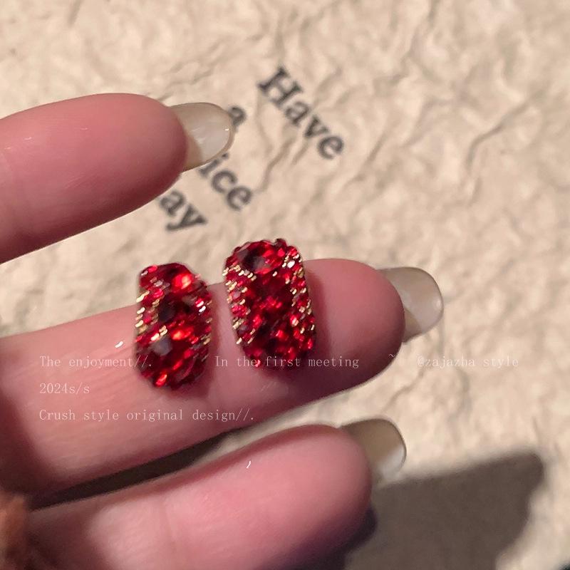 

Sterling Silver Red Ear Clip Earrings (No Piercing) - Chinese New Year 2026 Girls New Style, Light Luxury High-End.