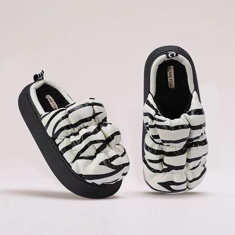 

Зимние хлопковые тапочки 2025 новые ins хай-энд домашние общежитие бархатные толстая подошва теплые и водонепроницаемые 40-41