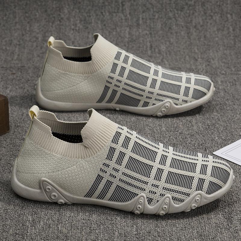 

New fly-woven mesh men s shoes breathable one-pedal men s socks lazy one-pedal casual shoes 44 бежевый