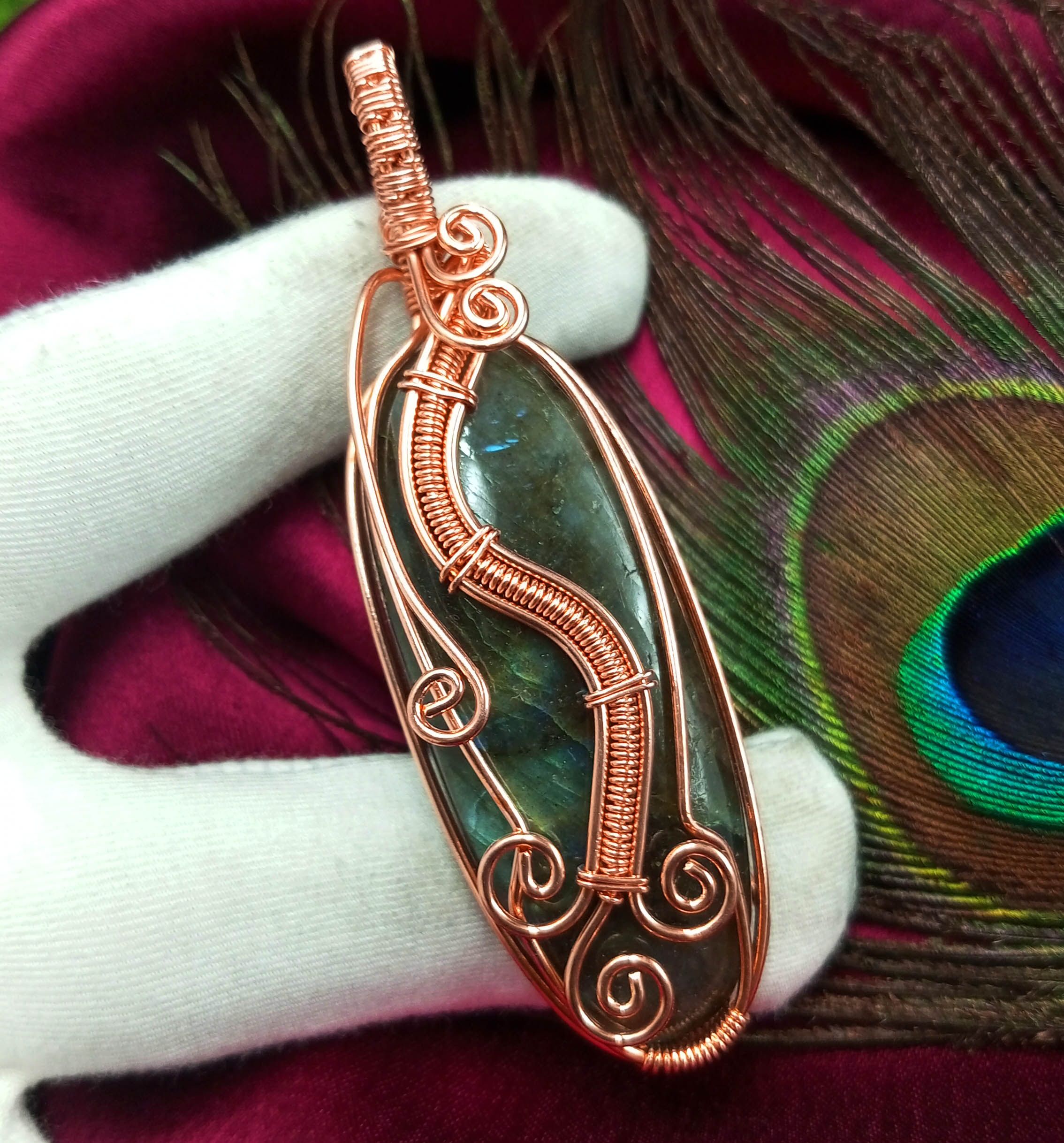 

Подвеска из медной проволоки ручной работы с лабрадоритом HCWP-W55