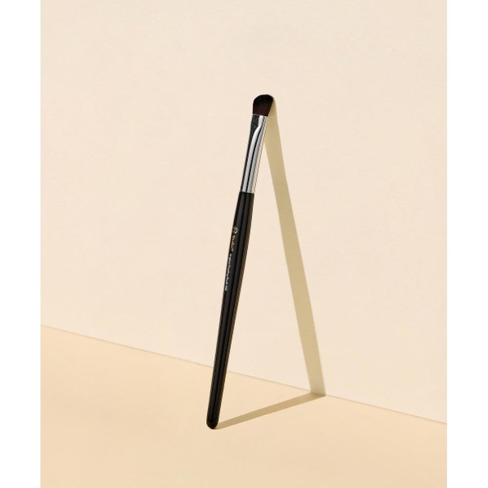 Studio17 Angled Shedding Brush 442 FREE