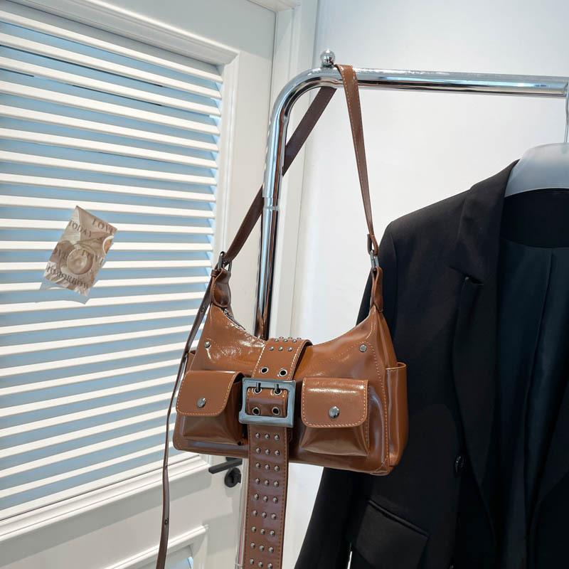 Niche design handbag rivet shoulder underarm bag women's 2025 new high-end commuter tote bag