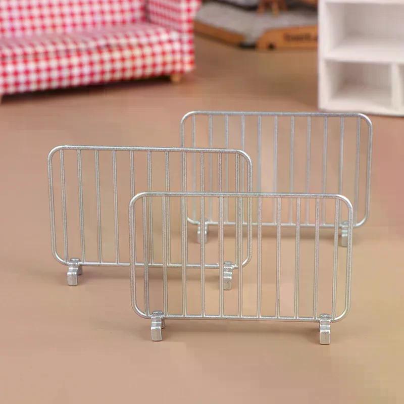 1:12 Dollhouse Simulation Metal Traffic Protective Fence Railing Dollhouse Mini Station Decoration Micro Scene Construction Prop