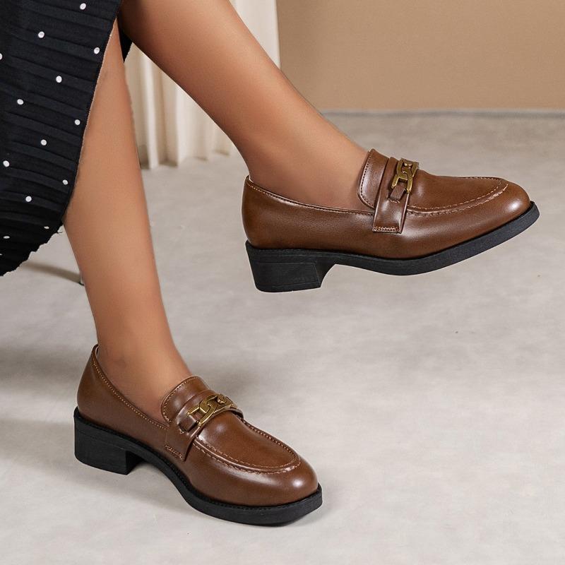 Vintage chain low-top shoes 2025 autumn new plus-size British style mid-heel small leather shoe women