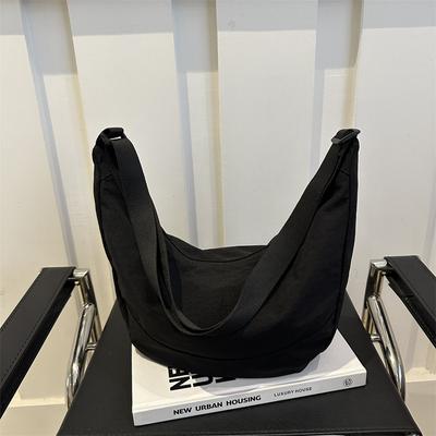 Fashion Versatile Underarm Large-Capacity Nylon Cloth Bag Women'S Autumn And Winter Commuting Shoulder Dumpling Bag