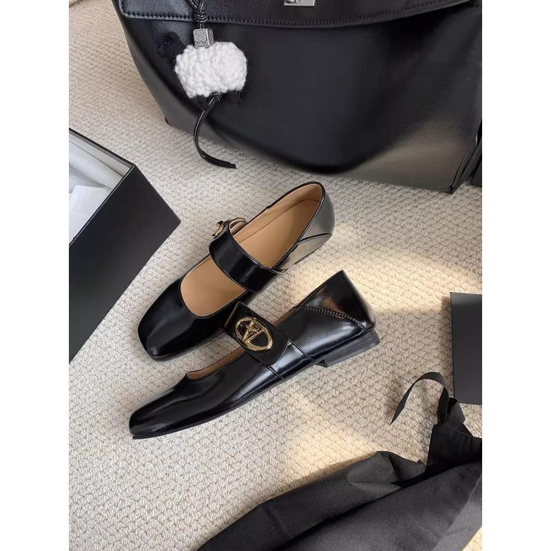 Cowhide Version Retro Square Head with Velcro Mary Jane Shallow Mouth Flat Sole Shoes Women
