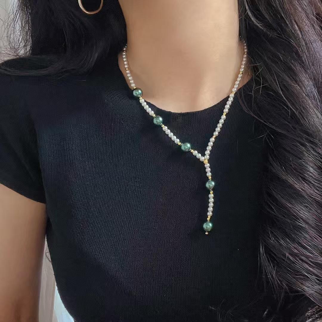 Vintage Strong Light High Quality Morandi Malachite Green Artificial Crystal Pearl Necklace Collarbone Chain