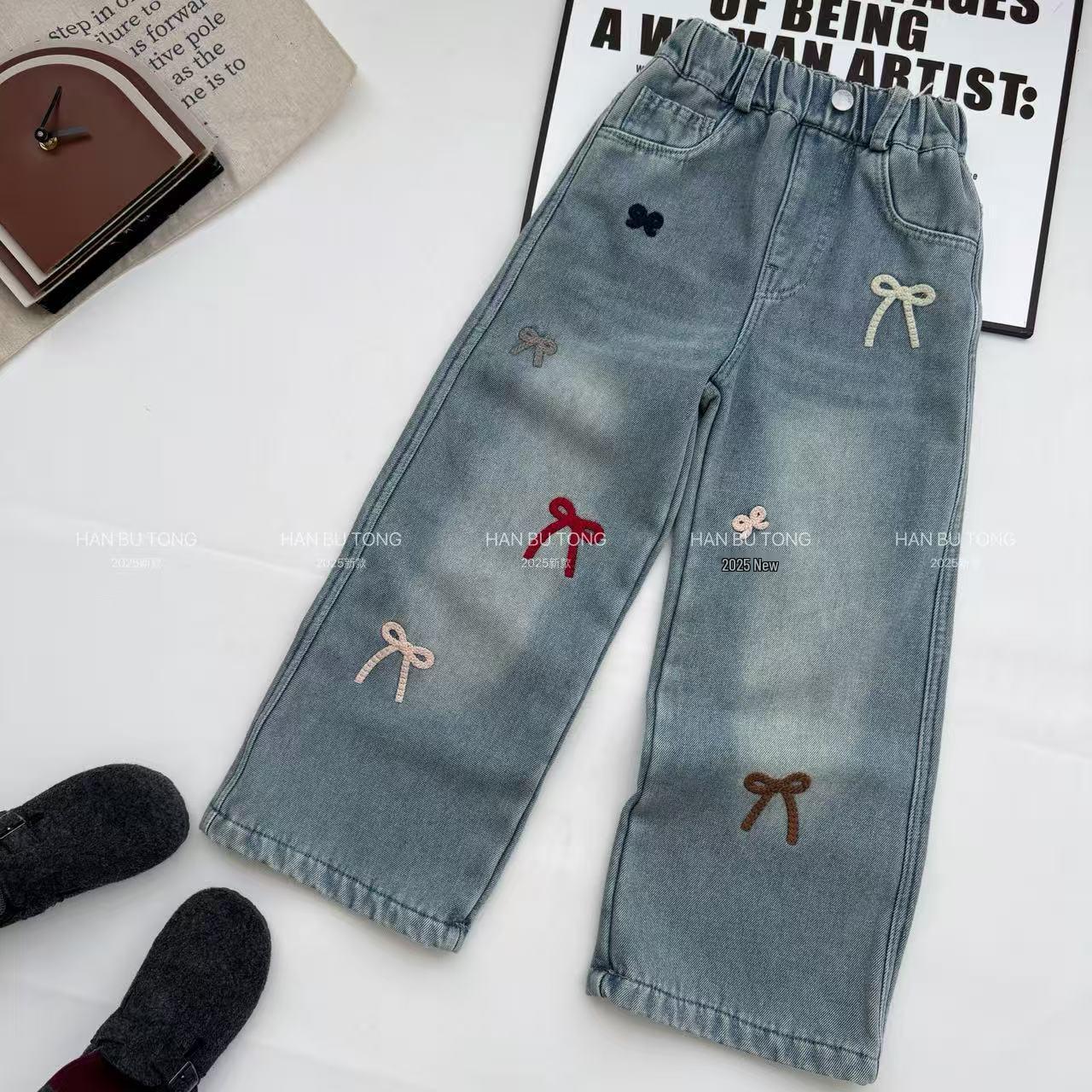 

Girls Wide-Leg Velvet Jeans with Bow Embroidery - Autumn/Winter 2025 for Kids 150cm світло-синій колір