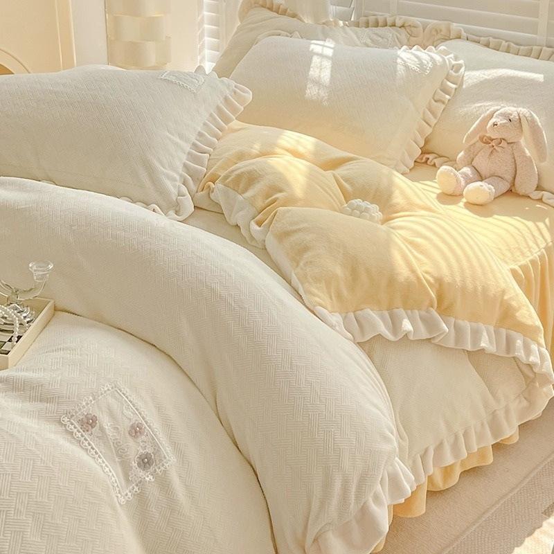Thickened Milk Fleece Four-Piece Set, Fleece Thickened Bedding, Winter Carved Coral Fleece Quilt Cover, Bed Sheet, Bed Skirt