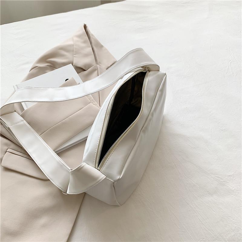 Soft Pu Large Capacity Tote Bag For Women With Zipper Closure For Daily Commute