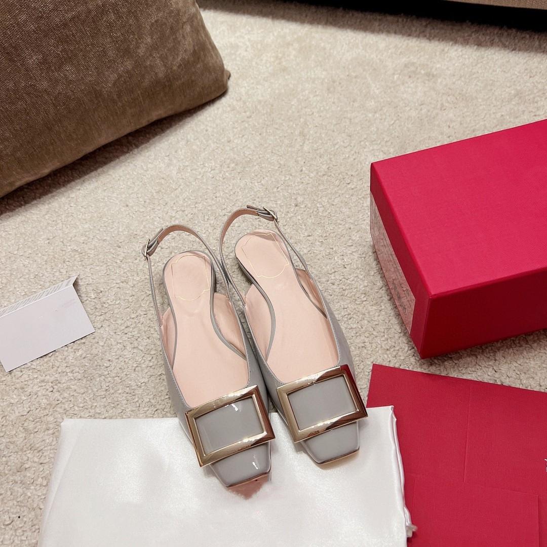 

Женская обувь. Весенние и летние сандалии на плоской подошве с квадратной пряжкой. Туфли с квадратным носком и пряжкой на носке. 40