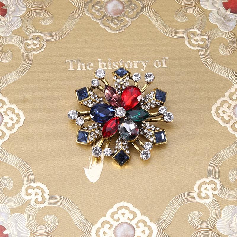Retro Baroque Exaggerated Cross Brooch - Multifunctional Fashion Accessory