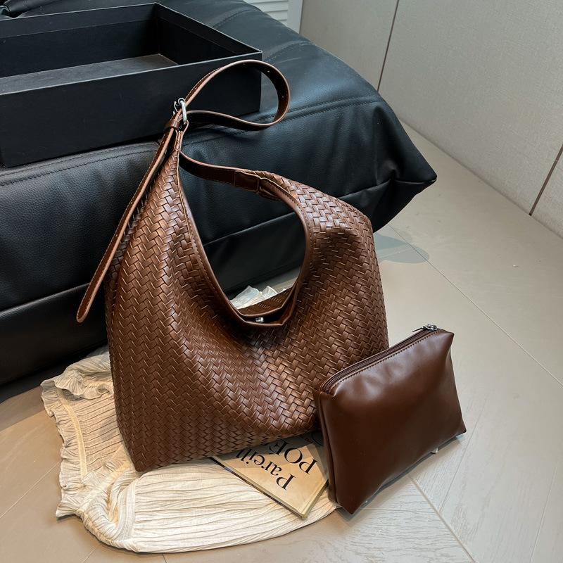 Feeling woven bag women's atmosphere versatile shoulder bag niche underarm bag texture portable commuter bag