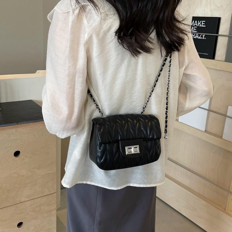 Rhombus chain bag women's spring summer new fashion niche shoulder messenger bag small square bag