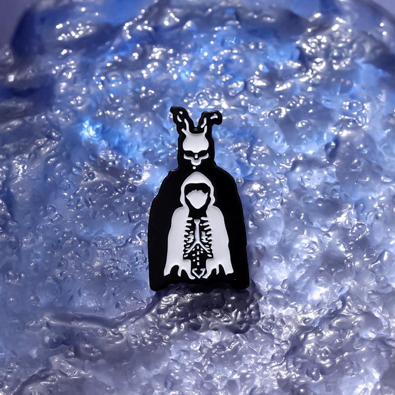 And Creative Decorative Alien Skull Brooch Pin Made From Durable Alloy For All Occasions