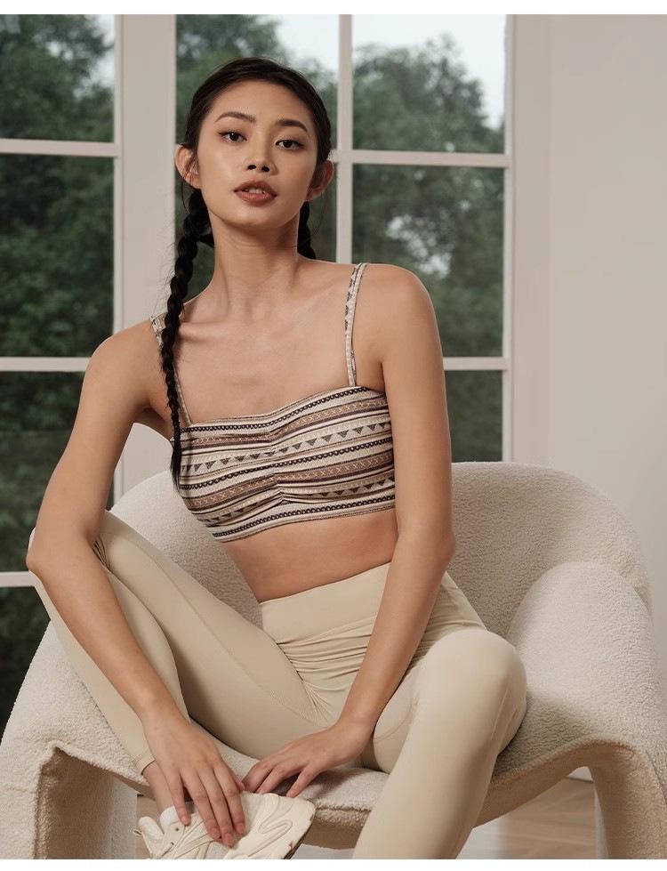 

Женский спортивный бюстгальтер с ретро-принтом и мягкой подкладкой - Топ для йоги на бретелях-спагетти Medium