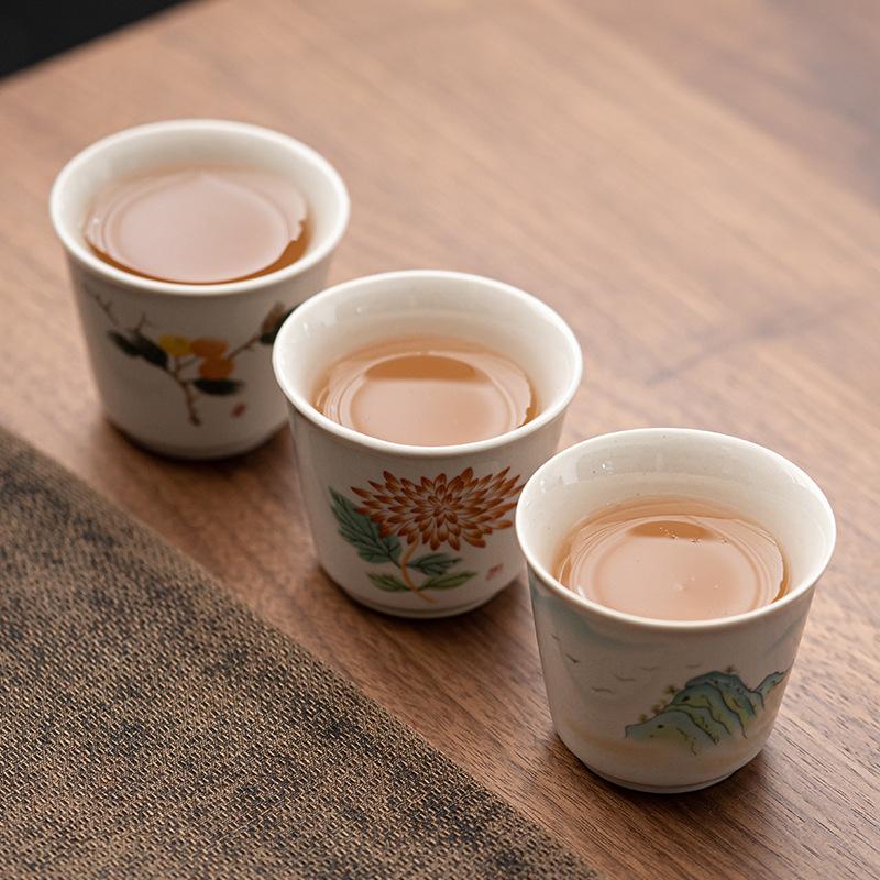 1 ks čínský retro ručně vyráběný keramický čajový šálek s ručně malovaným květinovým vzorem, čajová miska s kravatou, čajová sada Guanyin Pu'er, porcelánový čajový šálek 45ml
