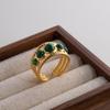 Klassischer minimalistischer offener Ring mit fünf grünen Malachitkreisen - Damenschmuck