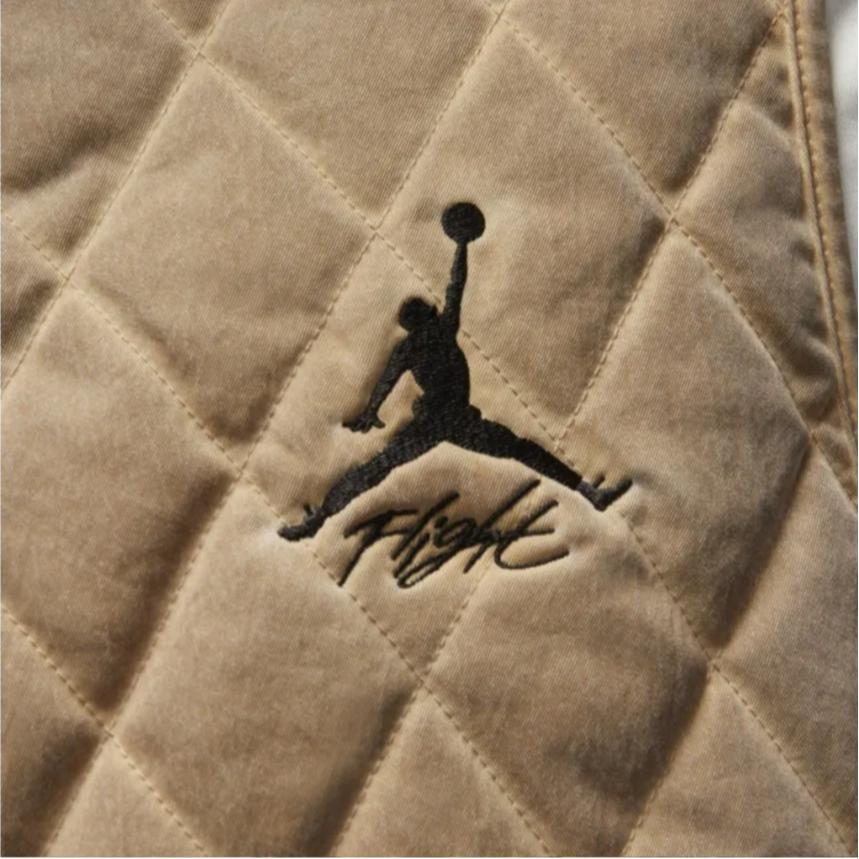 Jordan Vestă Sportivă de Modă cu Gât în V Rezistentă la Vânt pentru Bărbați, Vestă Kaki DV7566-277