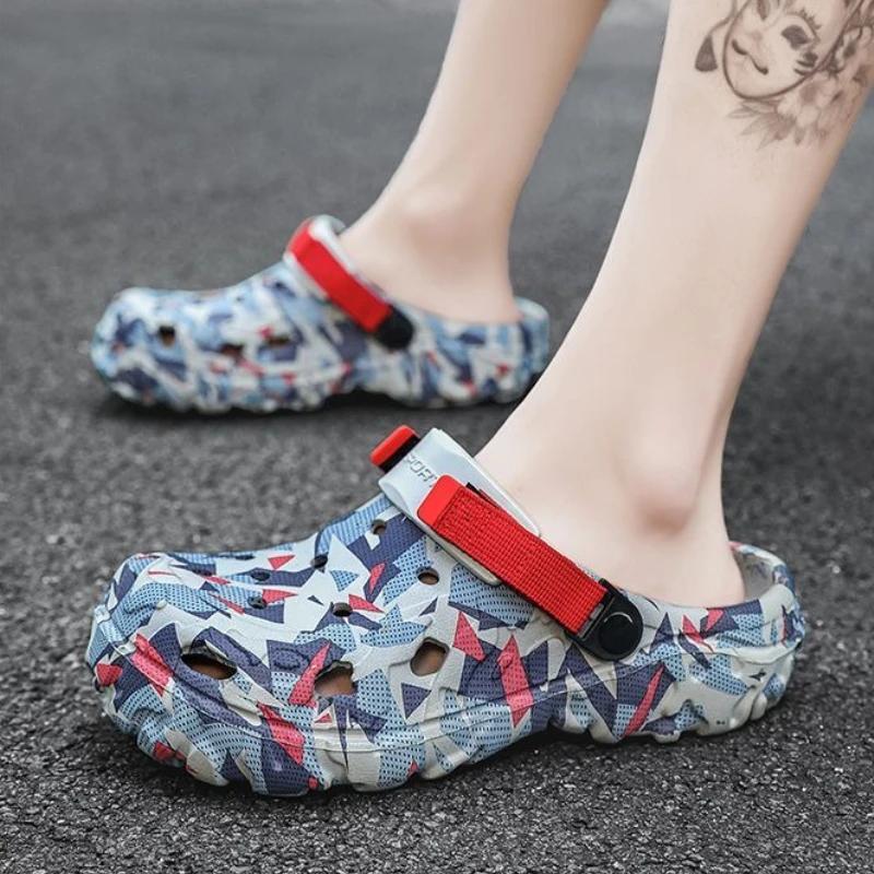 Fashion Male Slipper Beach Men's Shoe Hole Slides Platform Casual Clappers 2025 Fashion Cheap Shoes Liquidation Adult Designer Luxury