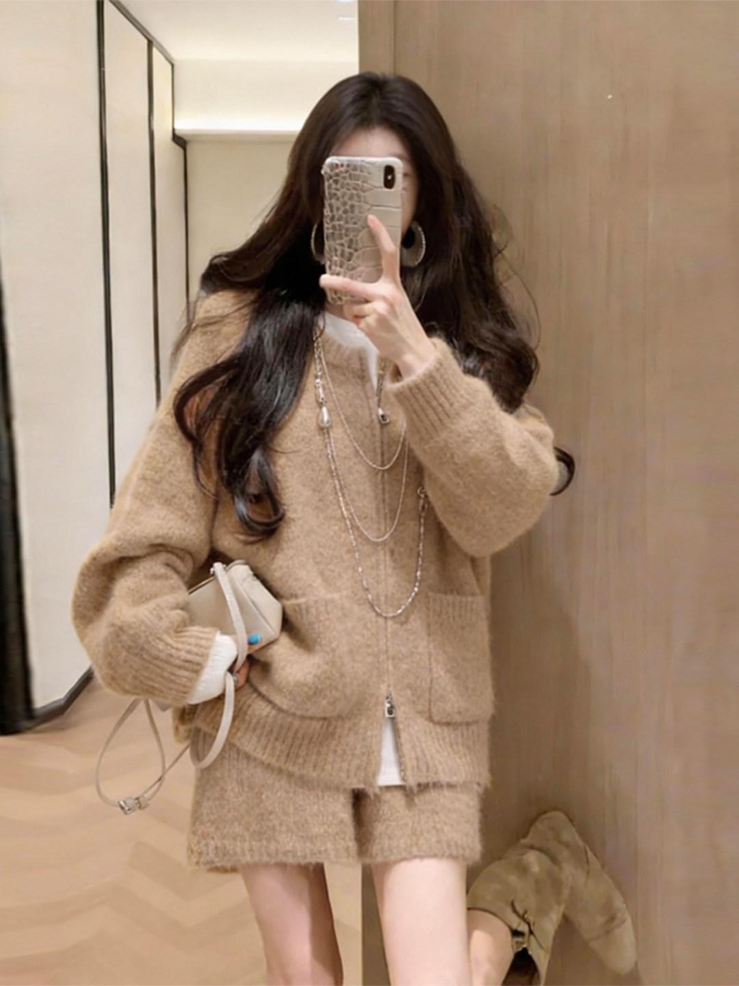 Women s French Retro Khaki Sweater Cardigan & Knit Shorts Set - Zipper Jacket Style for Autumn/Winter Casual Fashion. Small хаки