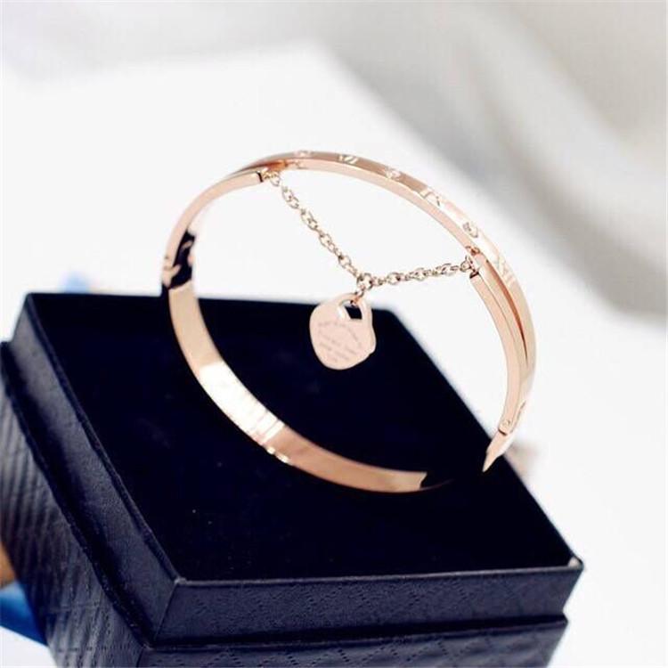 Korean Roman Numeral Rhinestone Heart Pendant Bracelet – Women's Fashion Wristband Ornament
