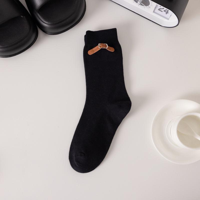 

Trendy and Versatile, Decorated with Fashionable Leather Buttons, Comfortable Mid-calf Socks for Women, Vertical Solid Color Long Cotton Socks 1 pair коричневий/чорний
