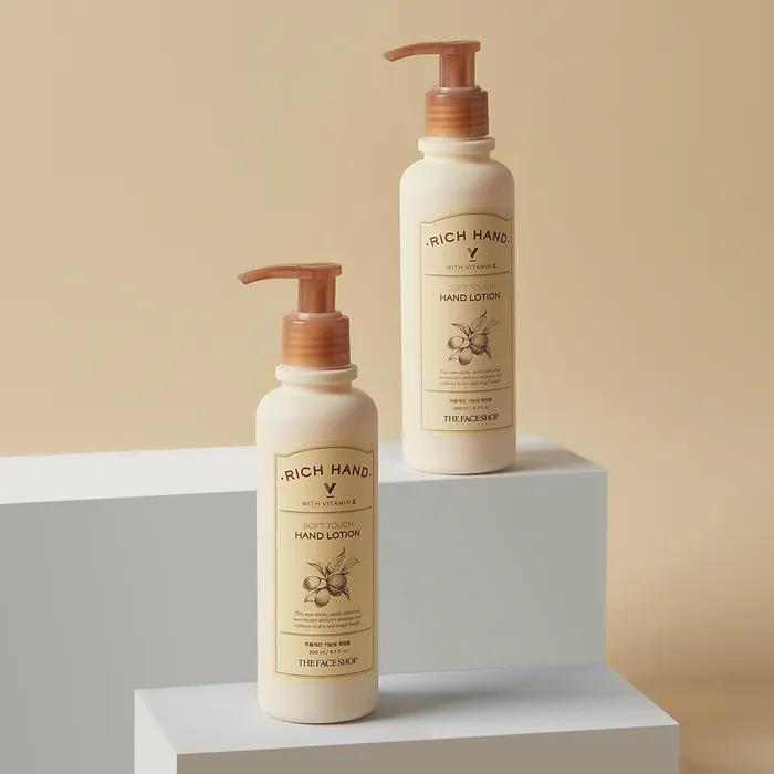 

The Face Shop Rich Hand V Soft Touch Hand Lotion 200ml, 1PCS