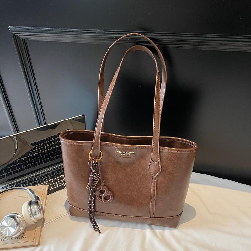 Commuter women's new retro fashion casual large-capacity armpit bag high-end shoulder bag
