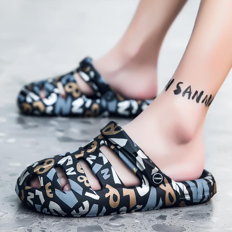 Flat Sandals Shoes for Men Ventilate Wear-resistant Soft and Comfortable Indoor and Outdoor Slippers for Men Thick Bottom New