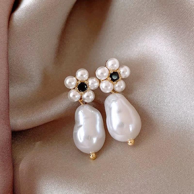 Light Luxury Pearl Stud Earrings Celebrity Temperament Flower Earrings Elegant High-end Earrings
