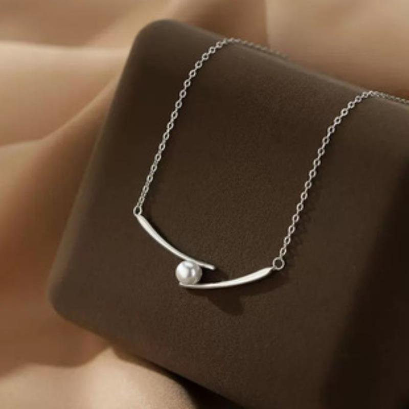 

Fashion Simple Pearl Pendant Necklace Women Sweet Girls Butterfly Heart Elegant Clavicle Chain Korean Aesthetic Necklace Jewelry