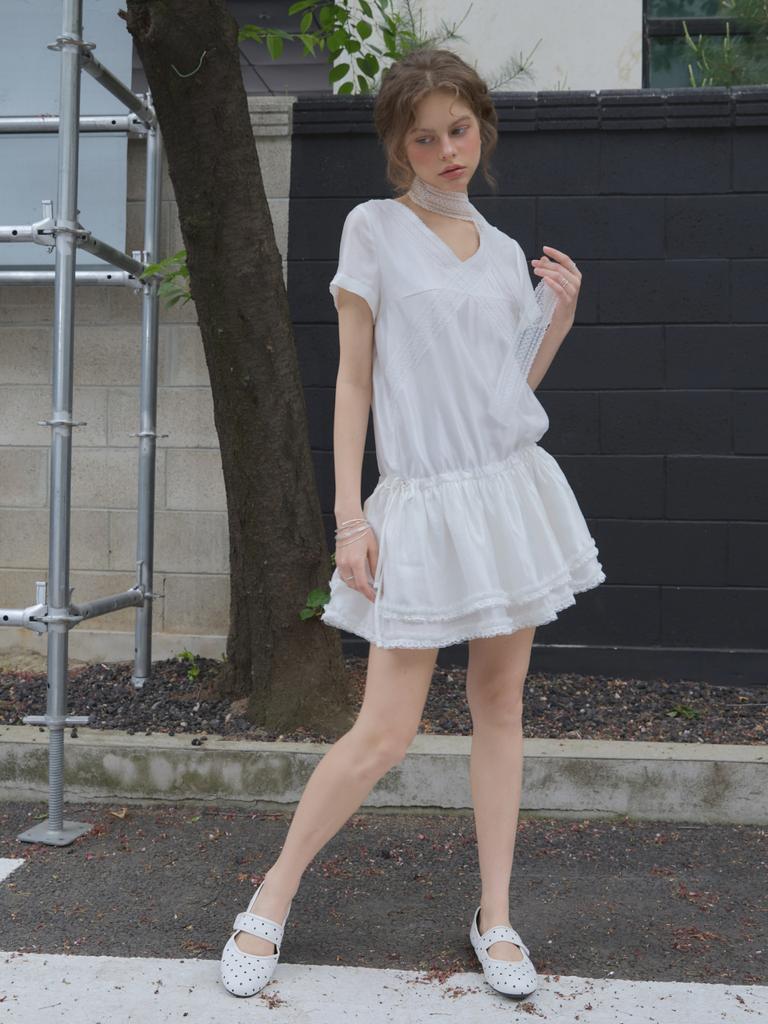 Eseuwaitussi Cross Lace Half-Sleeve Dress_2Color