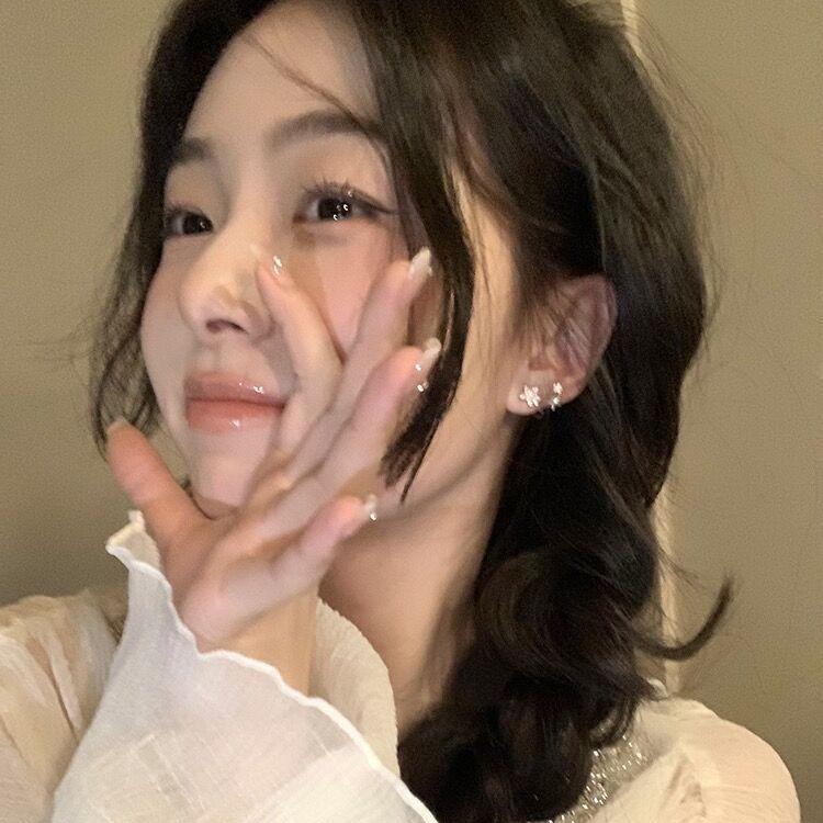 Pearl star stud earrings women's year new trendy niche design sense high-end earrings women's earrings temperament explosion