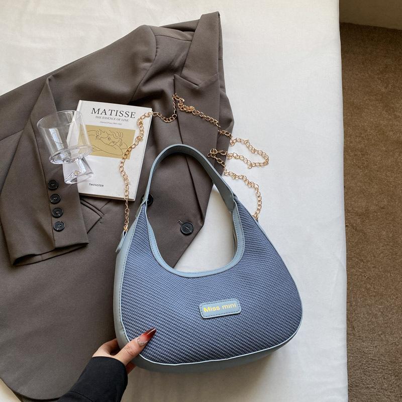 Fashion Trend One Shoulder Armpit Bag New Spring Niche Design Portable Messenger Bag Dumpling Bag Women