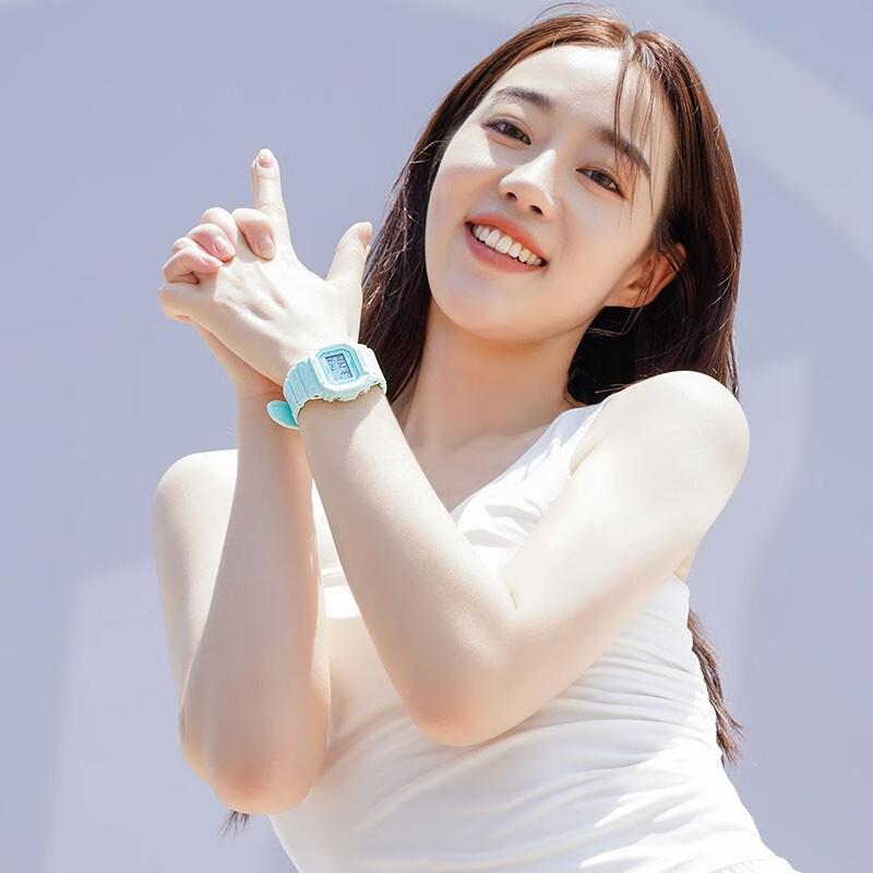 Casio BABY-G series classic small square ice cream color contrast LCD display quartz movement resin strap Japanese and Korean watch BGD-560CR-2PR