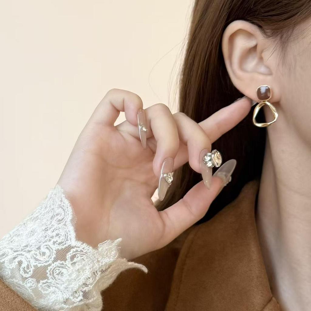 2025 Hot Retro Hong Kong Pearl Heart Geometric Stud Earrings – Niche Design, Versatile, Elegant Style