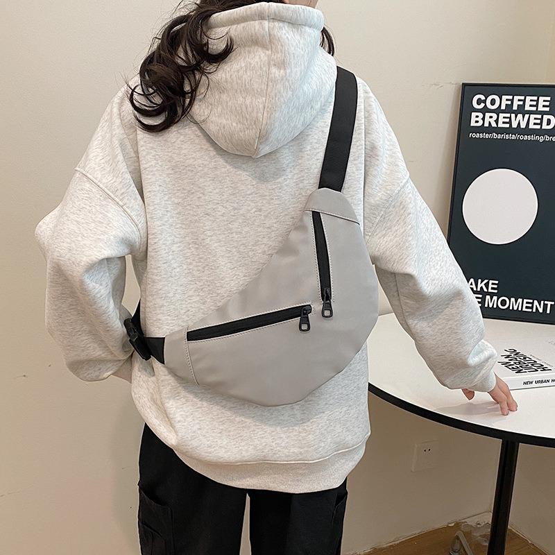 Unifarben vielseitige Knödel-Brusttasche schlichte geschlechtsneutrale Umhängetasche für Männer und Frauen lässige Umhängetasche